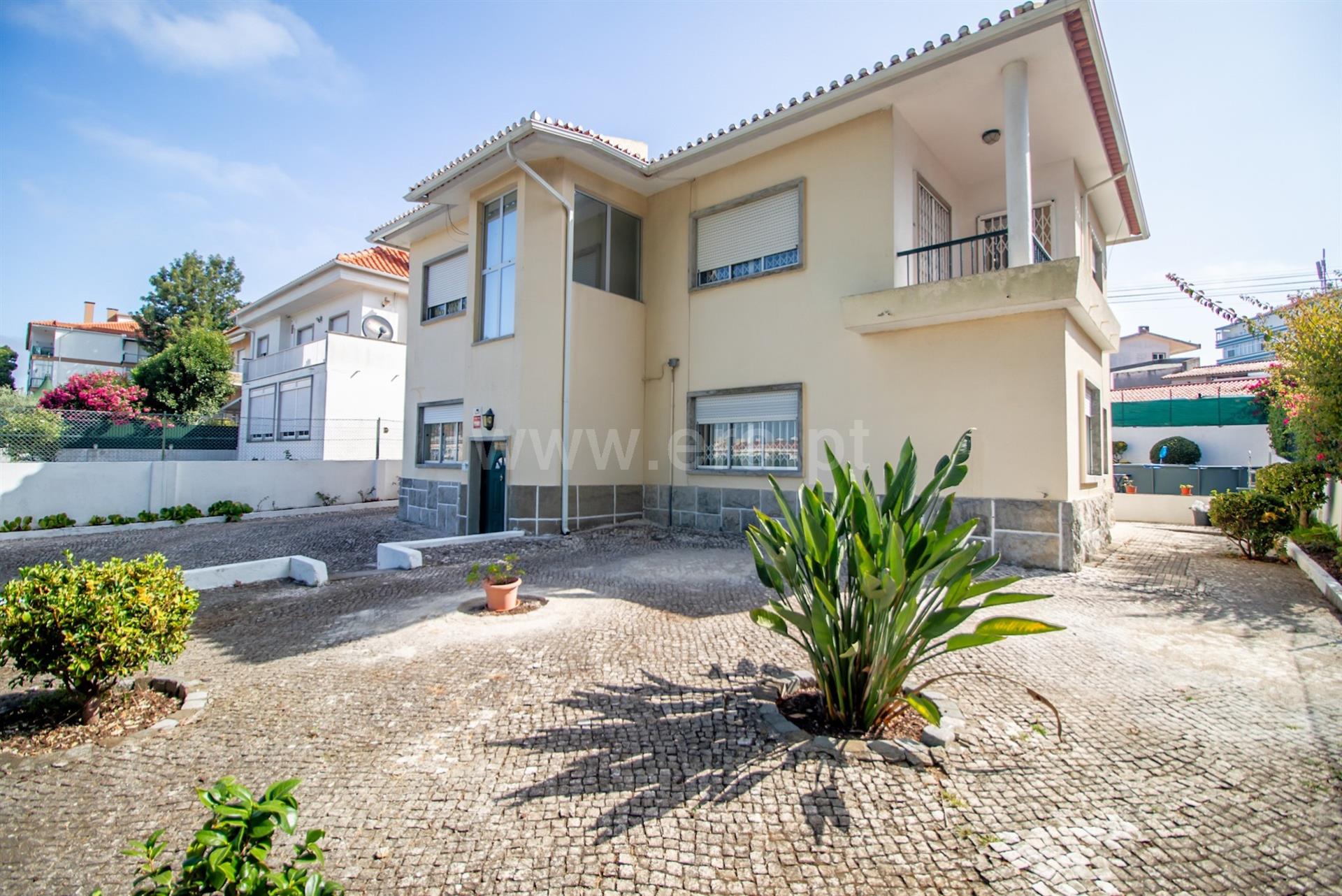 Moradia Isolada, T6 Linda-a-Velha, Oeiras