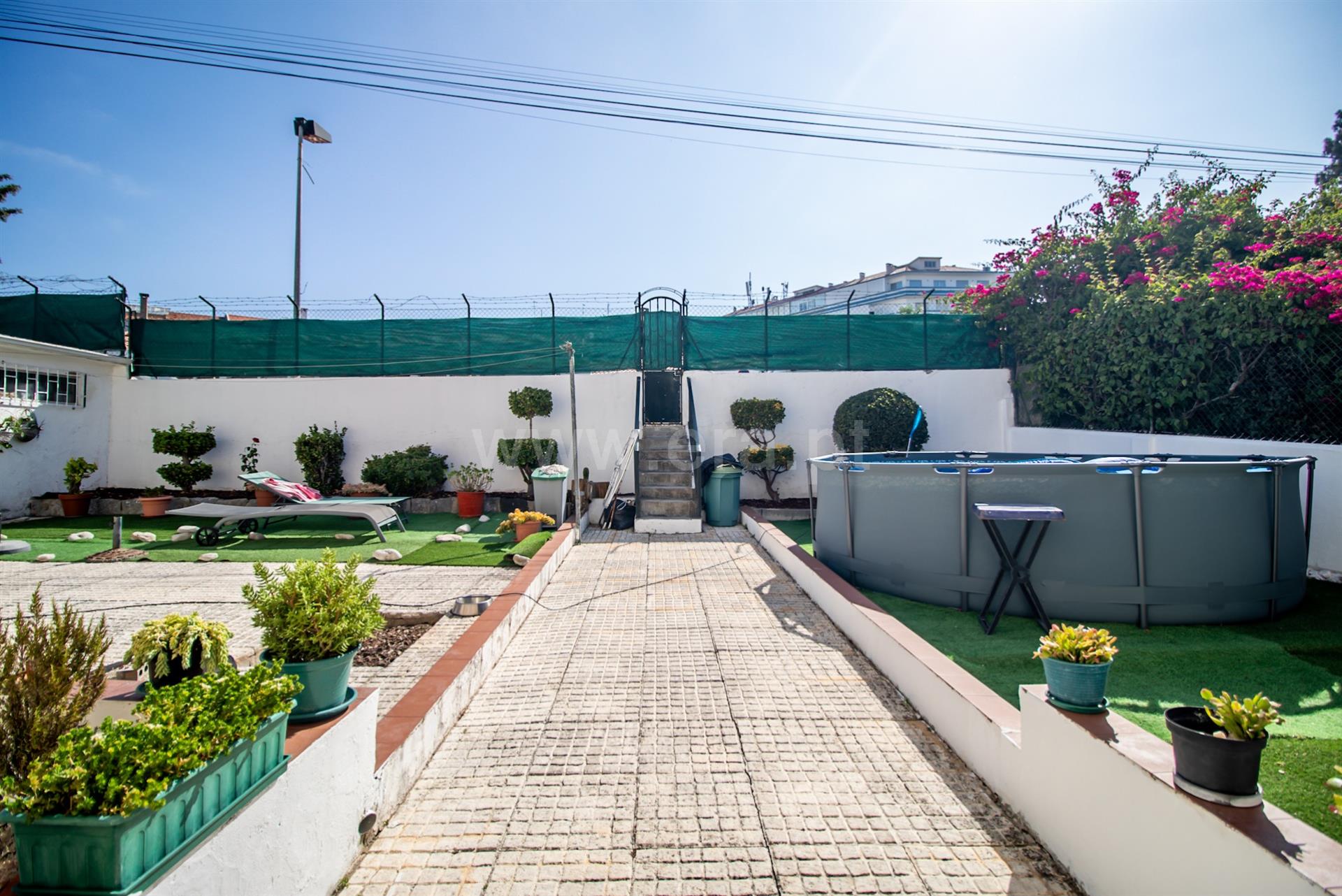 Moradia Isolada, T6 Linda-a-Velha, Oeiras