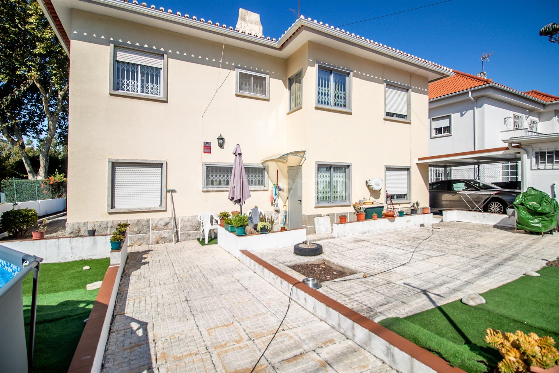 Moradia Isolada, T6 Linda-a-Velha, Oeiras