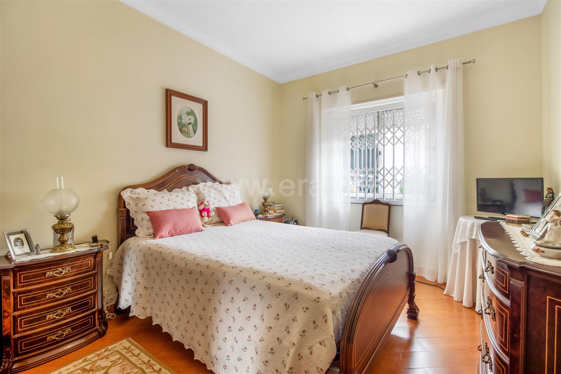 Moradia Isolada, T6 Linda-a-Velha, Oeiras