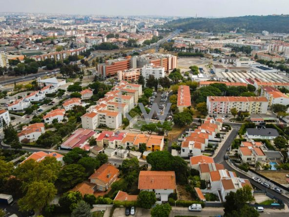 Moradia Isolada para venda em terreno de 1000 m2 em Alfragide